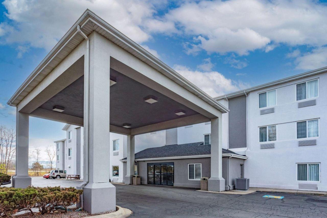 Baymont By Wyndham Milan Exterior foto
